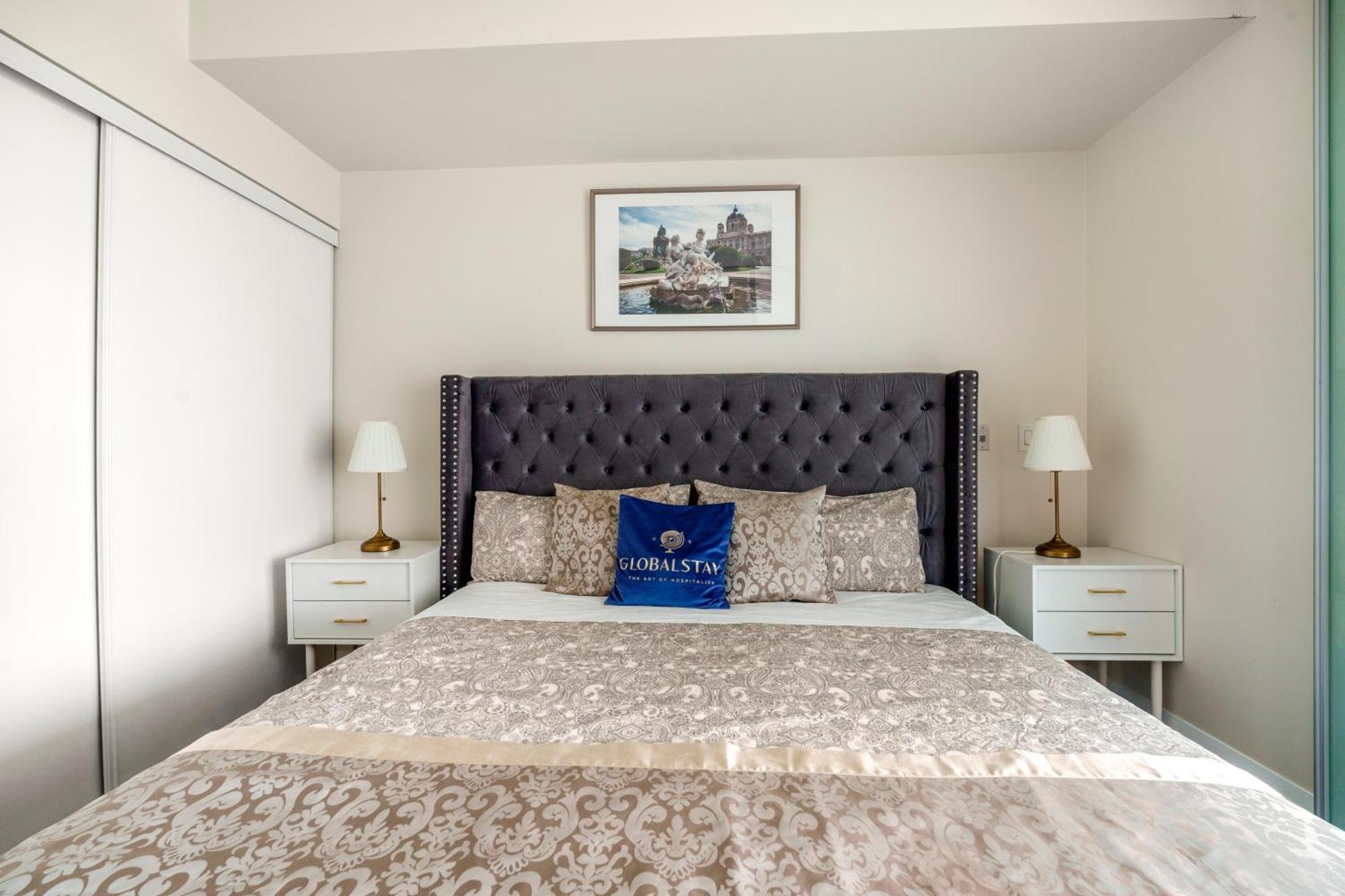 Globalstay Modern Apartments In North York Skyscraper Торонто Экстерьер фото